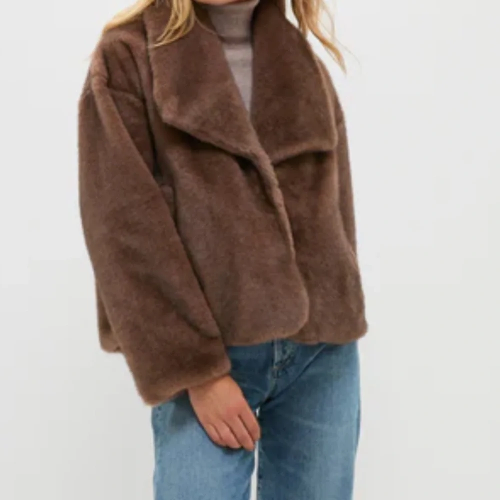 Tuckernuck Women's Brown Faux Fur Jacket - Picture 5 of 5